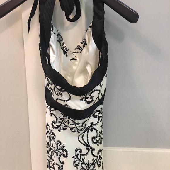 Beautiful halter top, Excellent condition - Picture 2 of 6